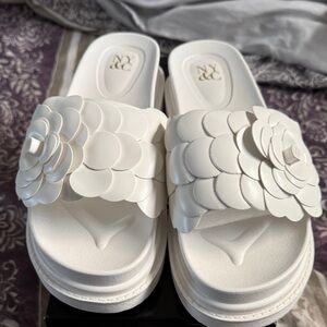 New York & Company White Floral Slide Sandals